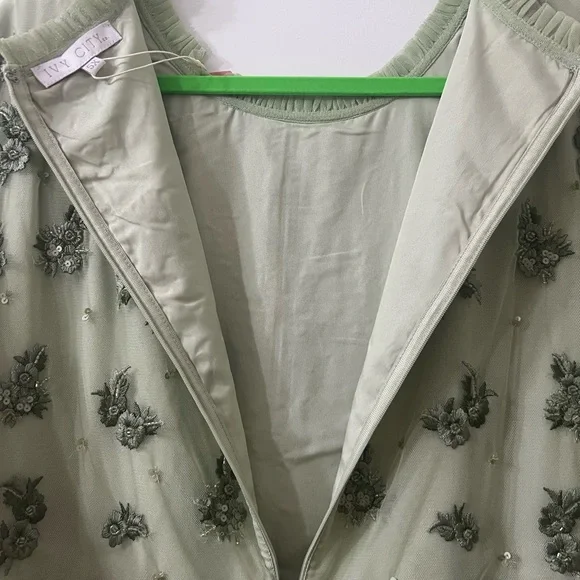 Ivy City Co Anastasia Dress in Sage - Picture 7 of 8